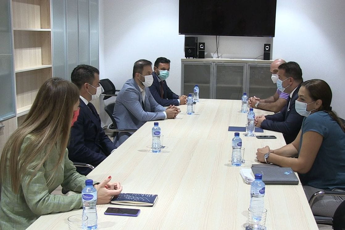 Naser Alim: Karadağ'ın büyük bir hayranı olarak, koronavirüse karşı mücadelede omuz omuza olmaktan onur duyuyorum.